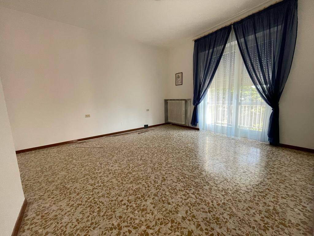 Appartamento in villa singola in affitto a Oleggio, vicinanze centro