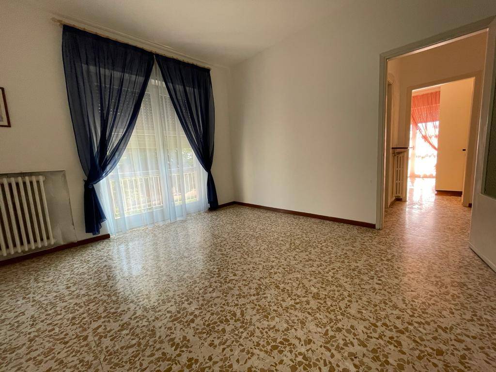 Appartamento in villa singola in affitto a Oleggio, vicinanze centro