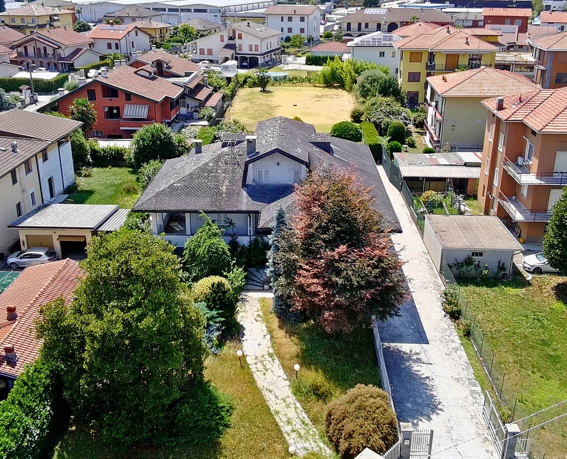 Porzione di casa in vendita a Oleggio