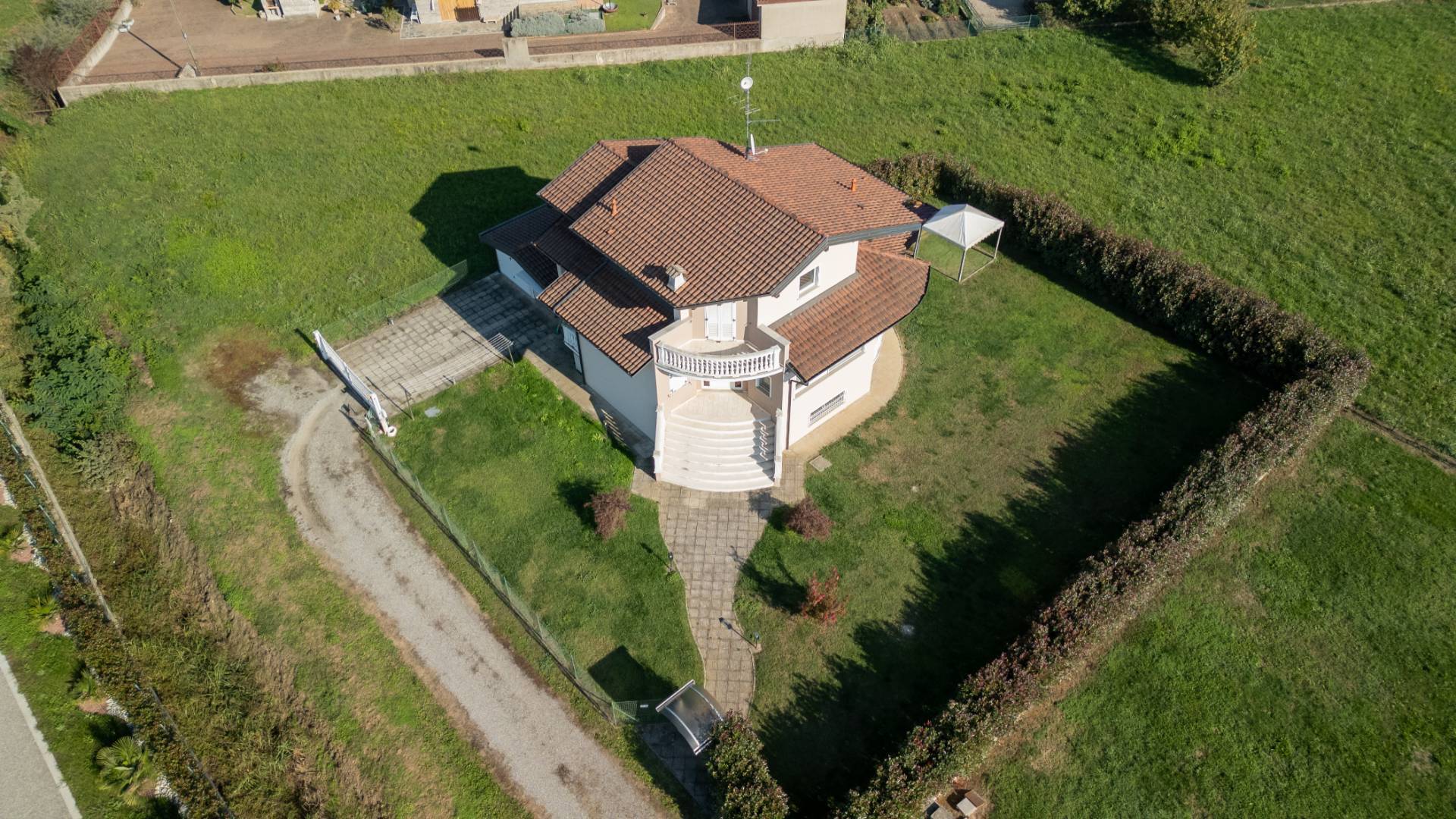 Villa in vendita a Oleggio