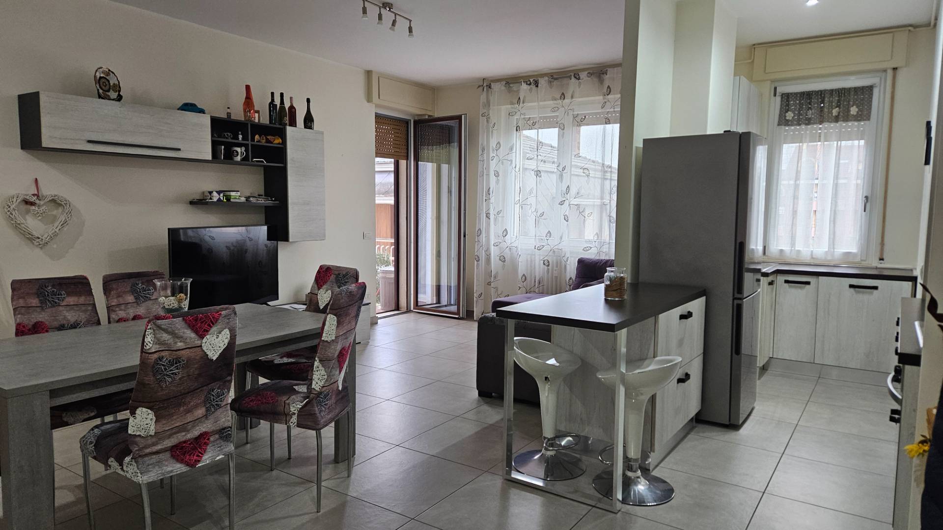 Appartamento in affitto a Oleggio, vicinanze centro