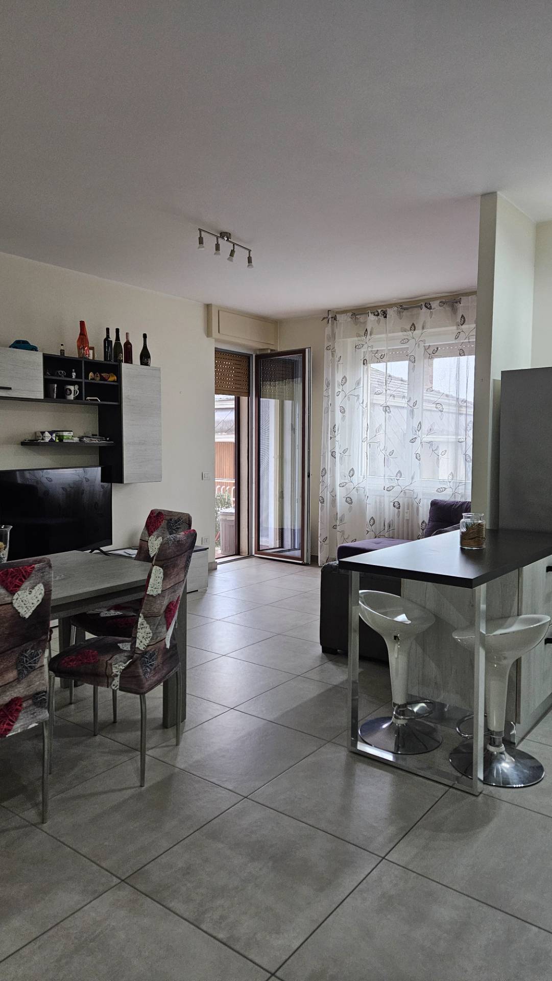 Appartamento in affitto a Oleggio, vicinanze centro