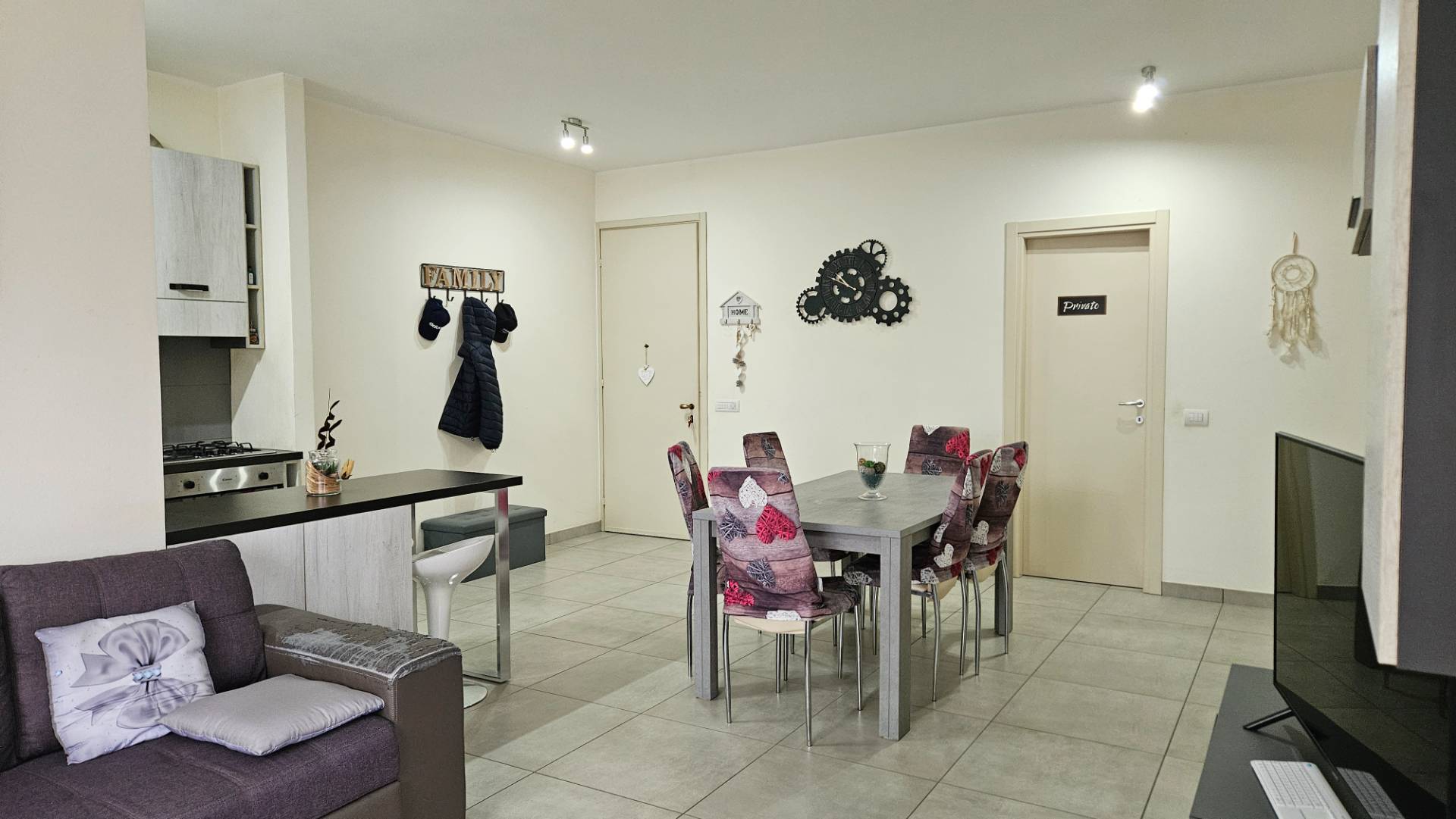 Appartamento in affitto a Oleggio, vicinanze centro