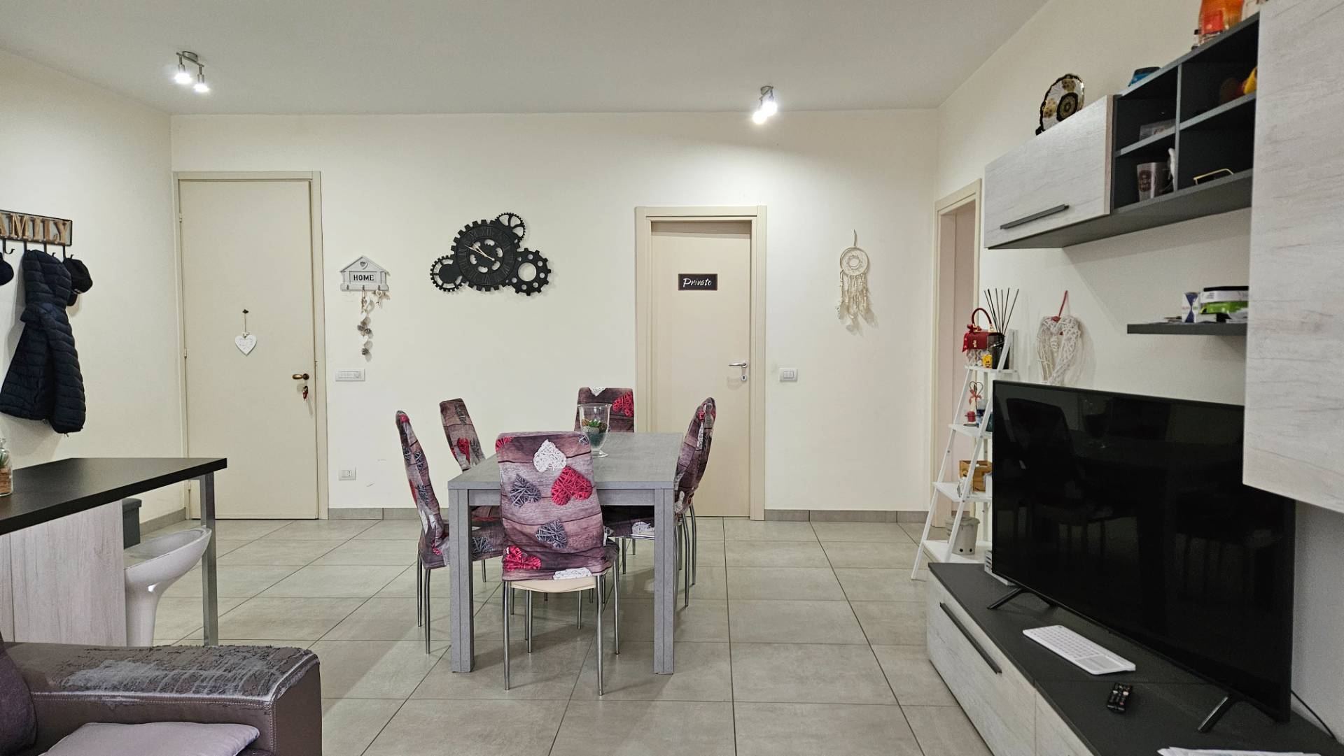 Appartamento in affitto a Oleggio, vicinanze centro