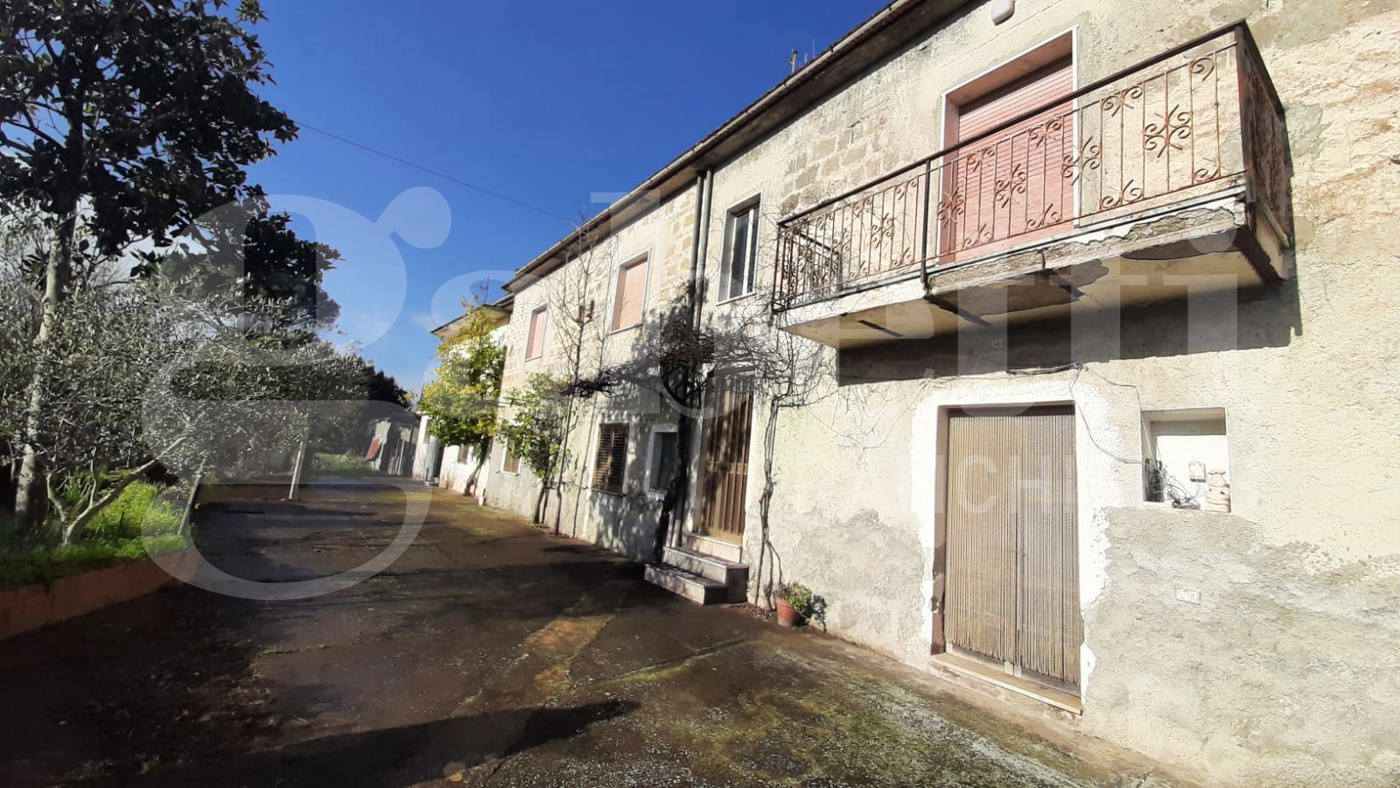 Casa indipendente con giardino a Vairano Patenora