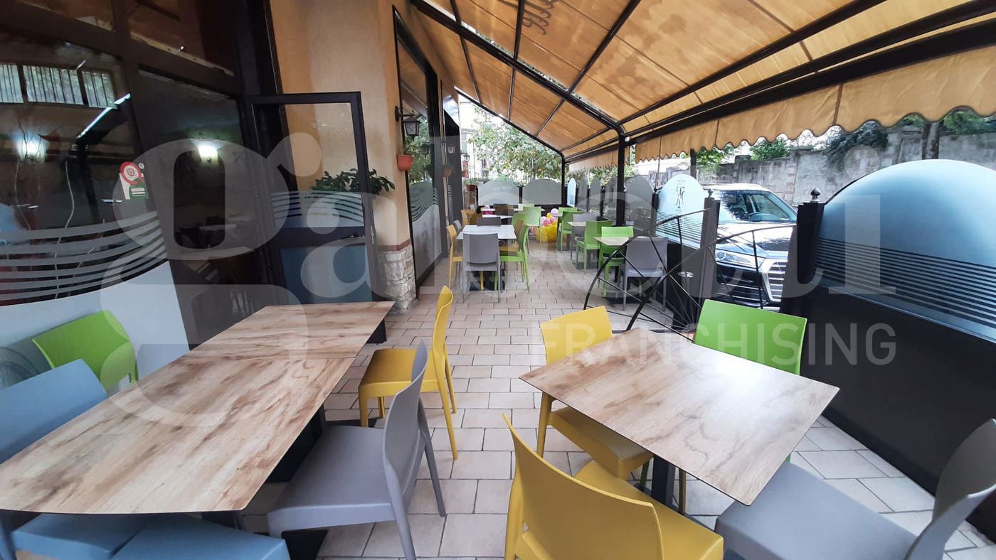 Attivit commerciale Ristorante e pizzeria in vendita a Teano