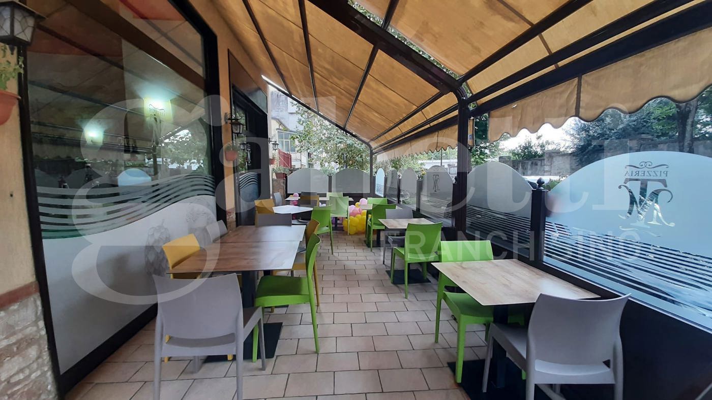 Attivit commerciale Ristorante e pizzeria in vendita a Teano
