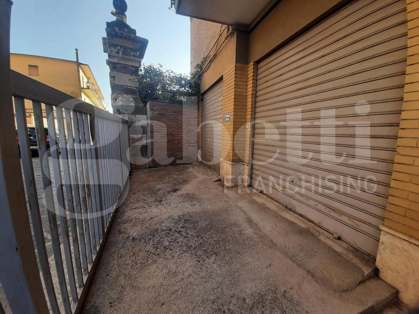 Box/Garage 46mq in vendita a Capua