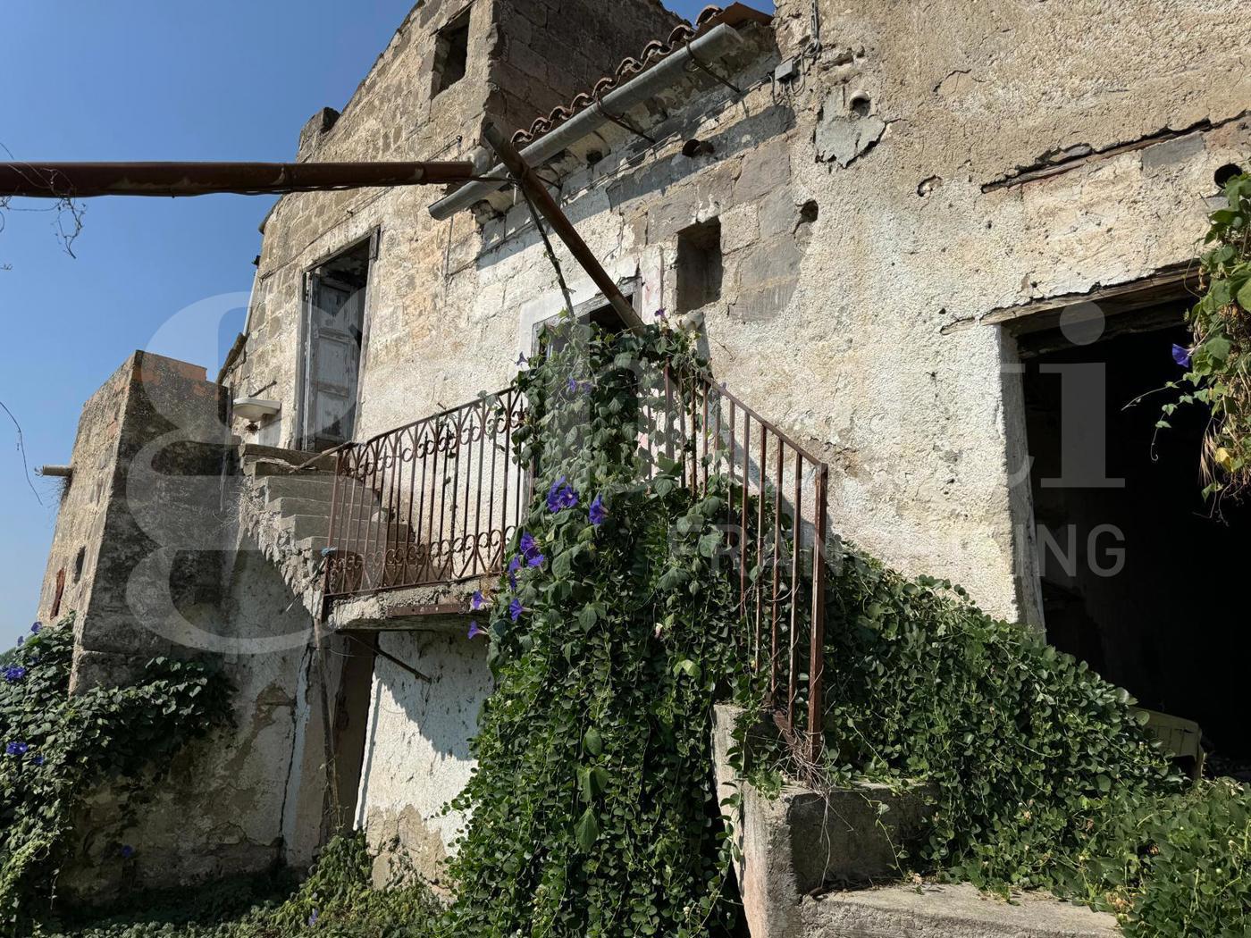 Rustico con giardino a Teano