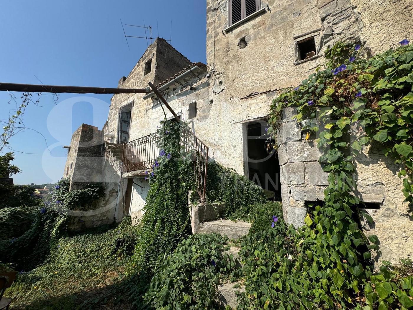 Rustico con giardino a Teano