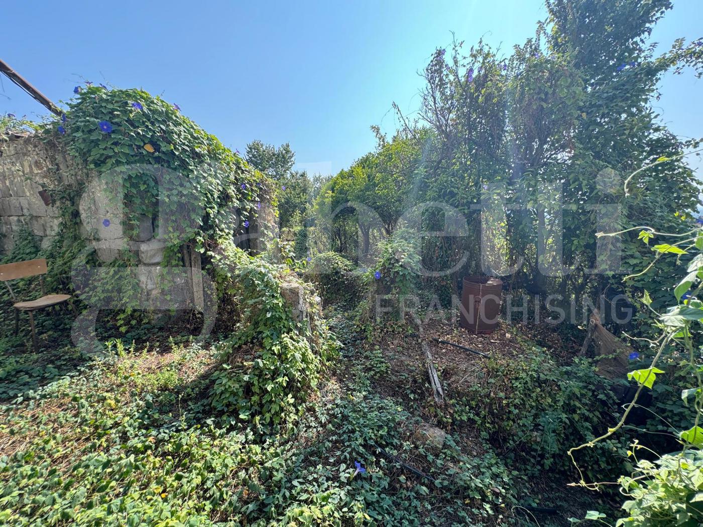 Rustico con giardino a Teano