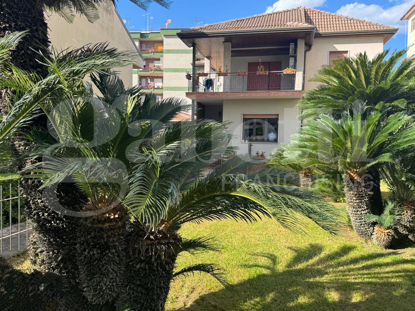 Villa Bifamiliare con giardino a Santa Maria Capua Vetere