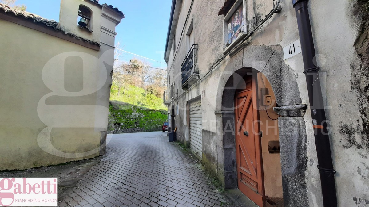 Rustico con giardino a Teano