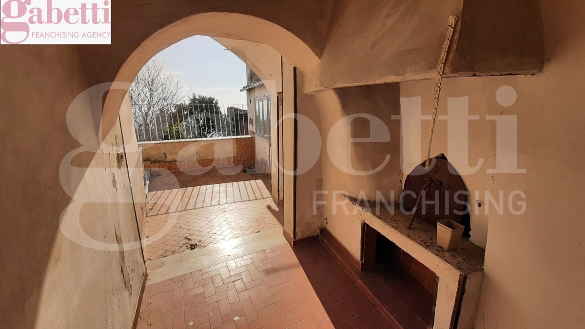 Rustico con giardino a Teano