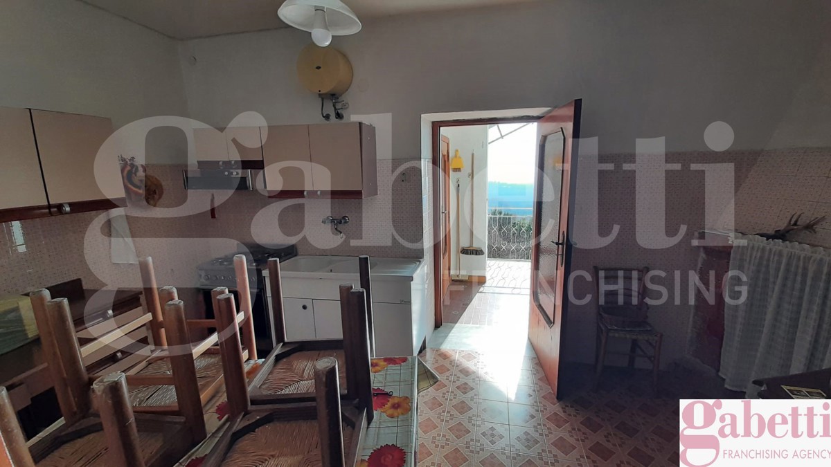 Rustico con giardino a Teano