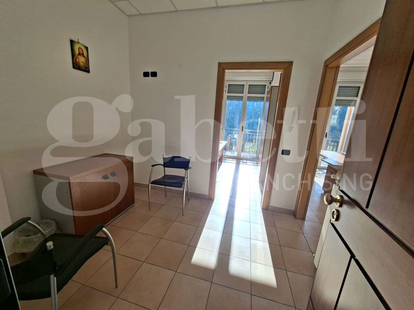 Ufficio con box a Caianello