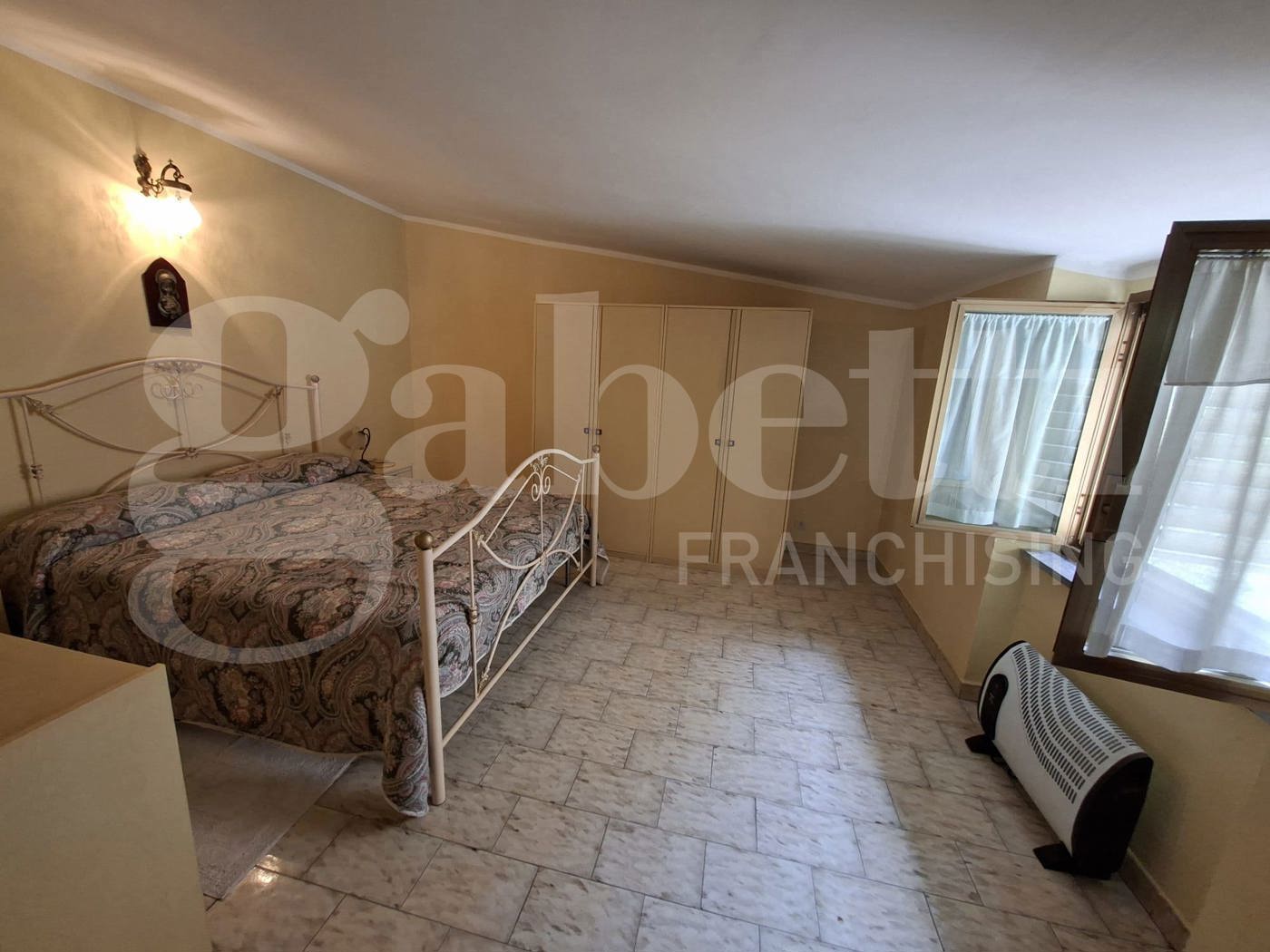 Casa indipendente con giardino a Marzano Appio