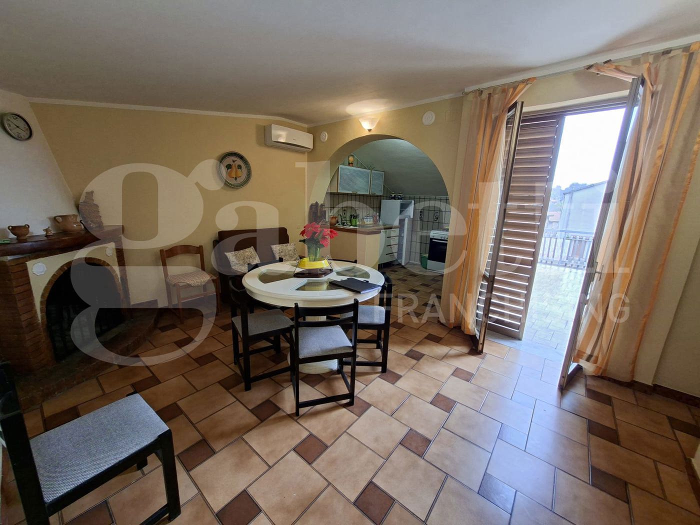 Casa indipendente con giardino a Marzano Appio