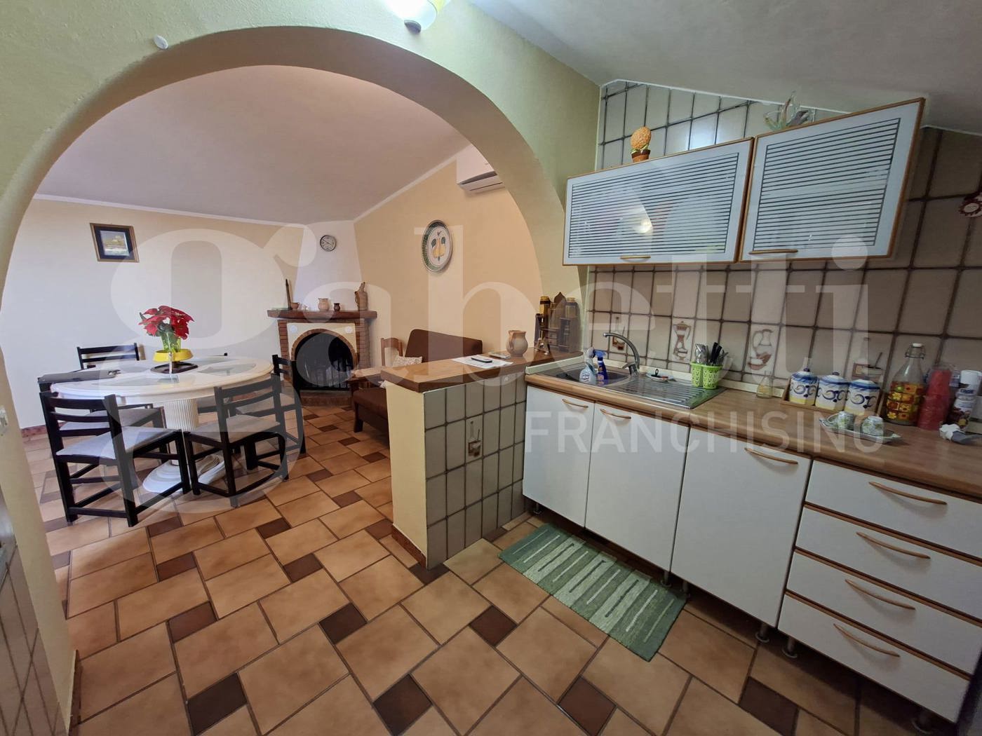 Casa indipendente con giardino a Marzano Appio