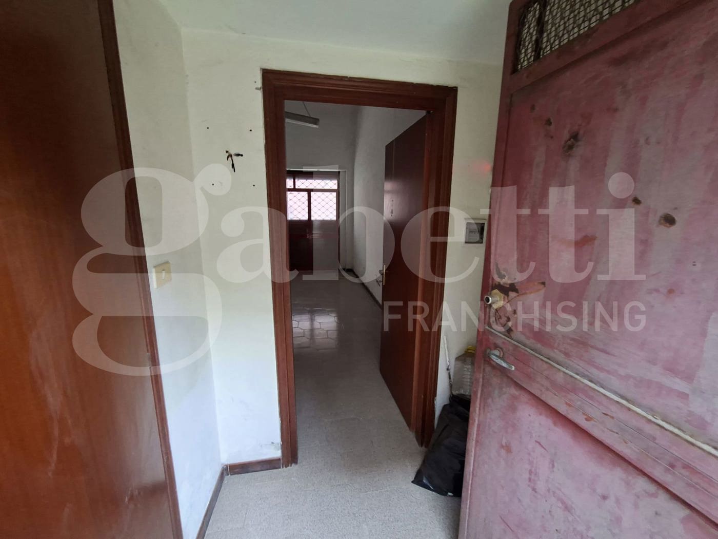 Negozio in vendita a Teano