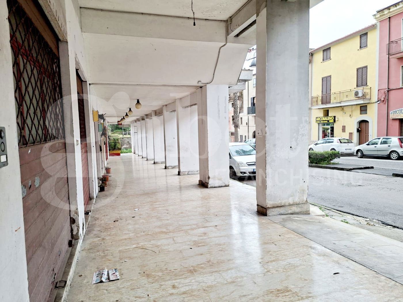 Negozio in vendita a Teano