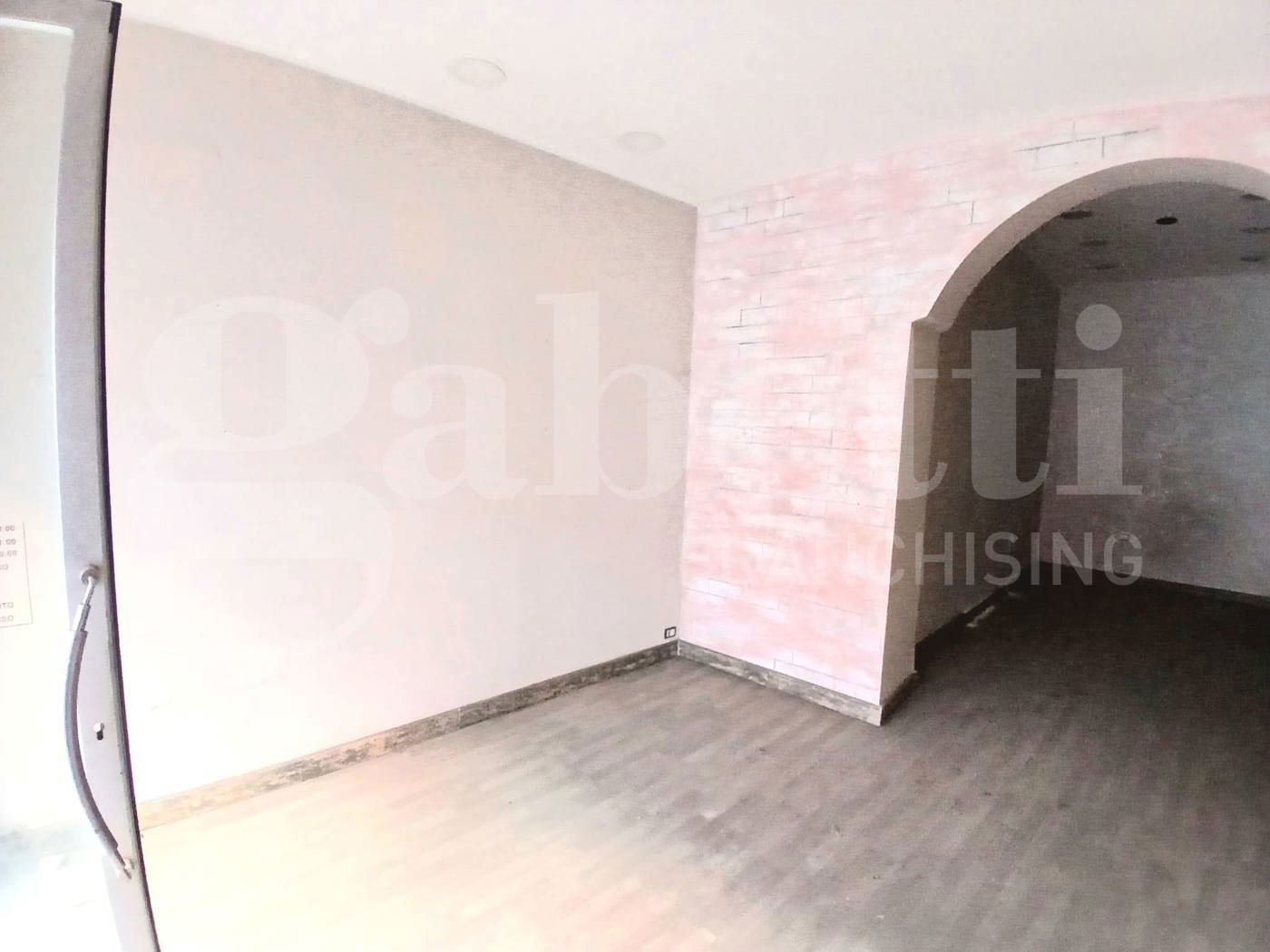 Negozio in affitto a Santa Maria Capua Vetere