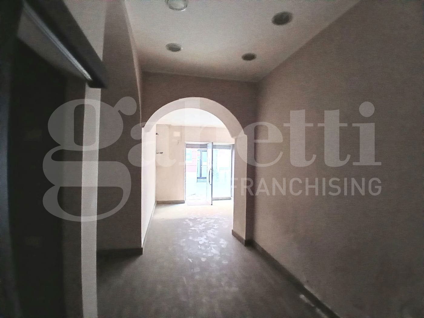 Negozio in affitto a Santa Maria Capua Vetere