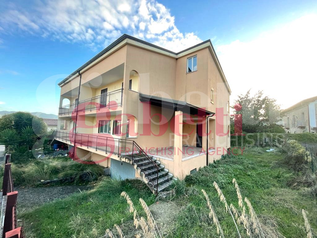 Villa con giardino a Pietravairano