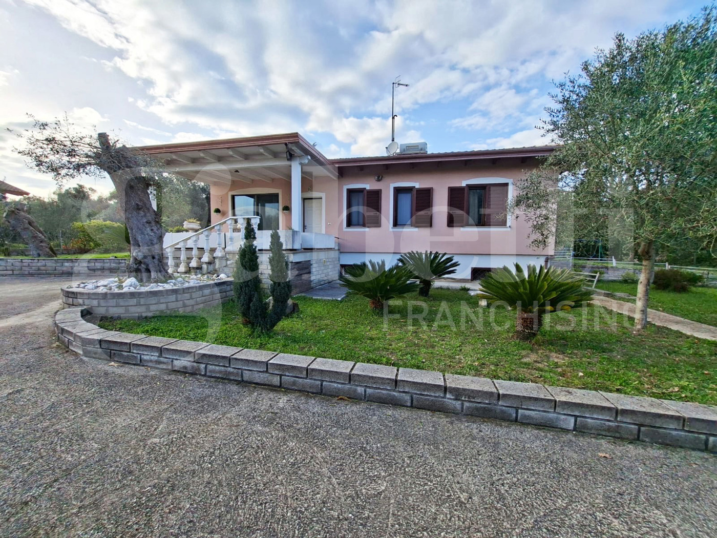 Casa indipendente nuova a Teano