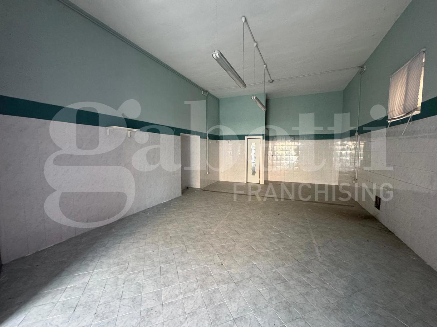 Negozio in vendita a San Prisco