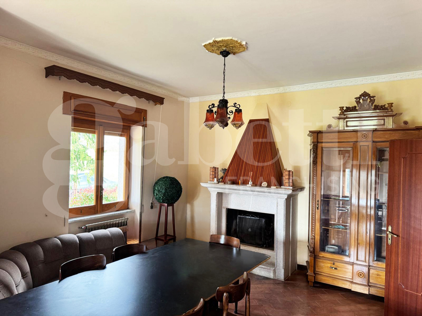 Villa con giardino a Castel di Sasso