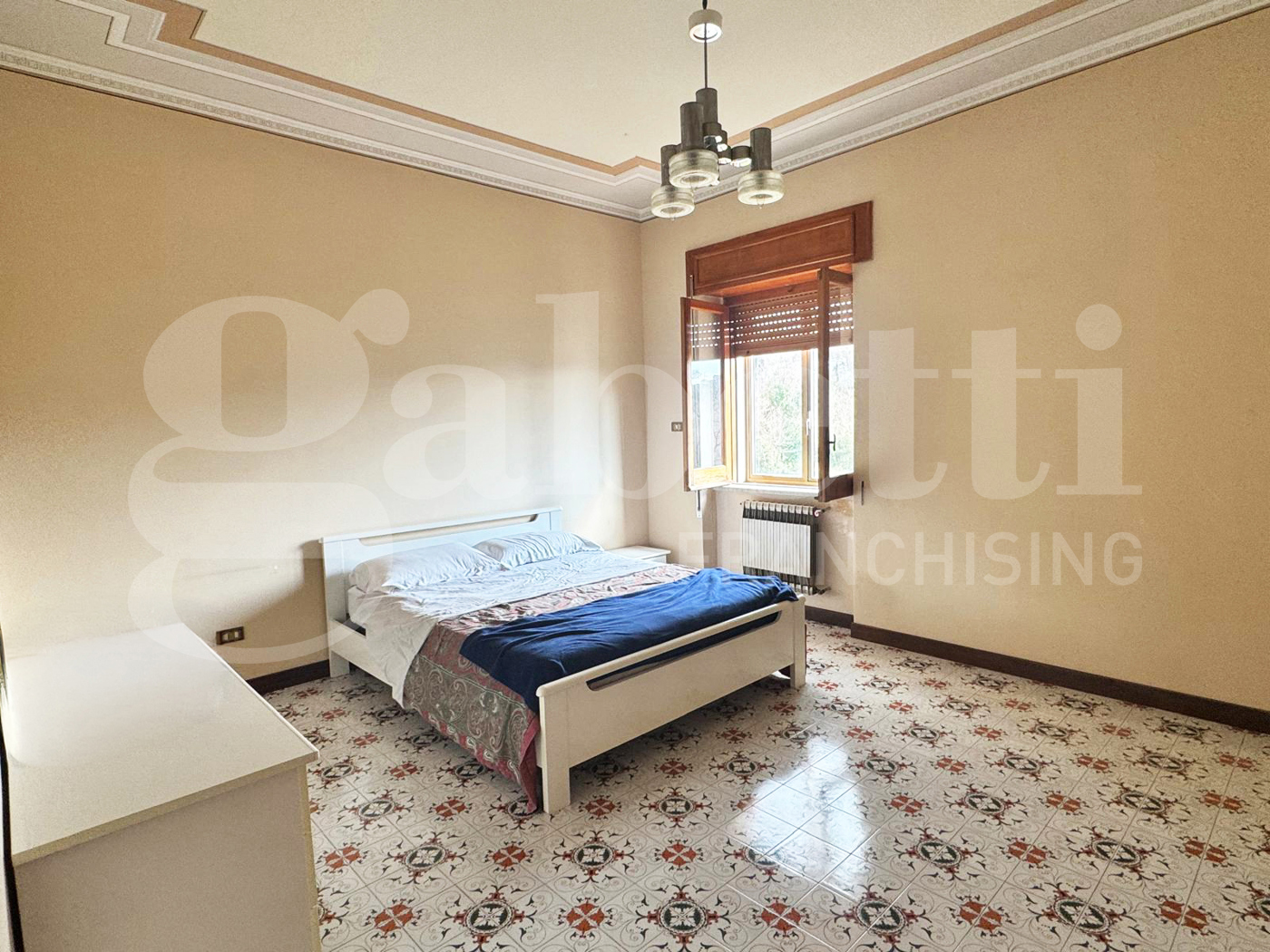 Villa con giardino a Castel di Sasso