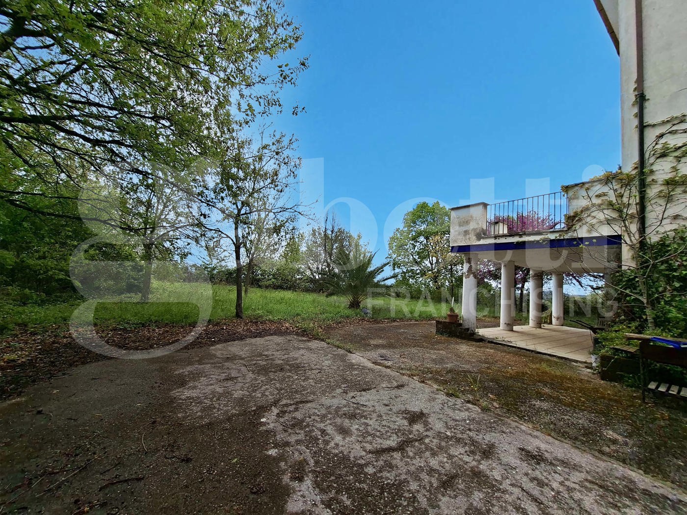 Casa indipendente con giardino a Teano