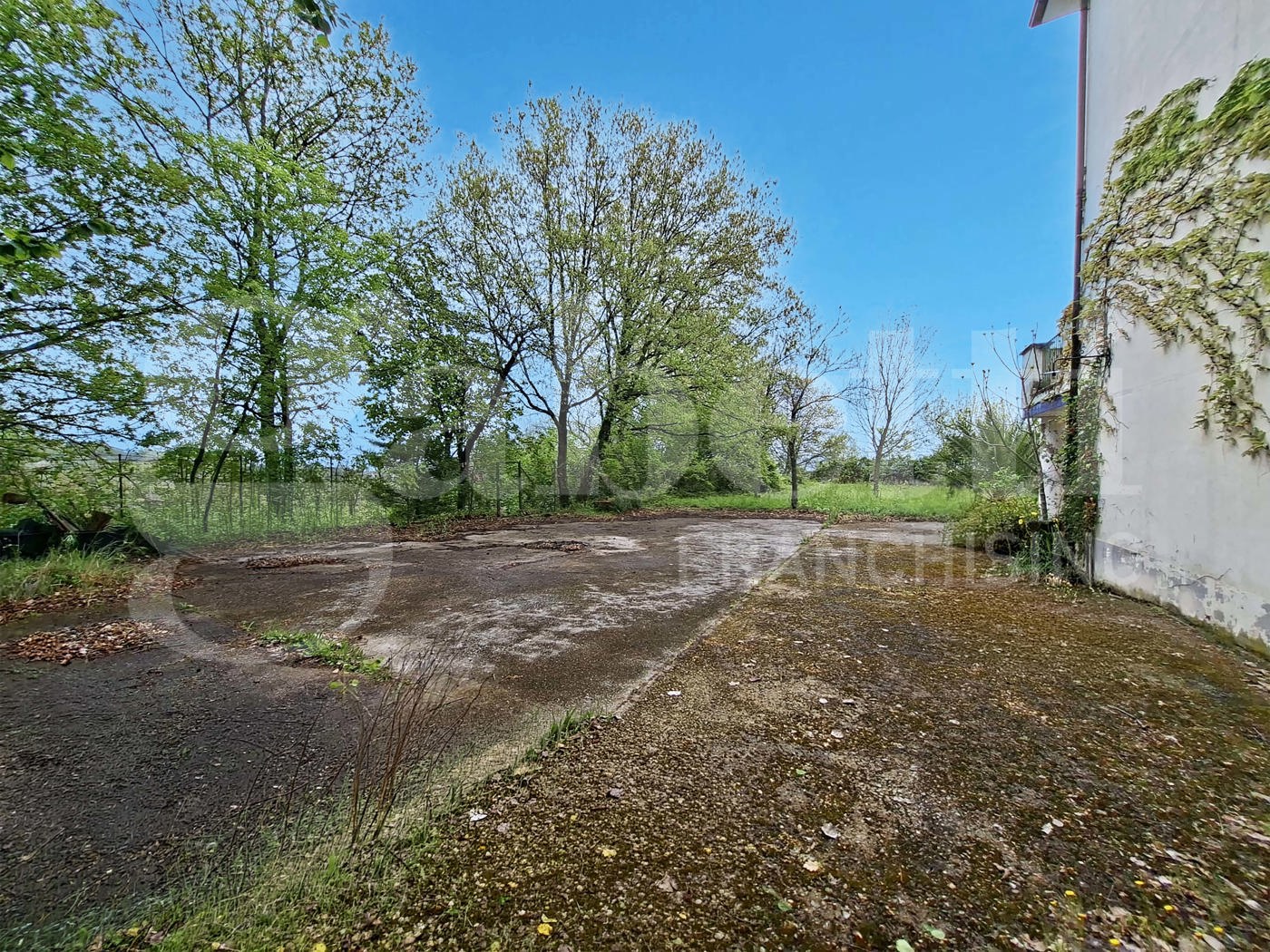 Casa indipendente con giardino a Teano