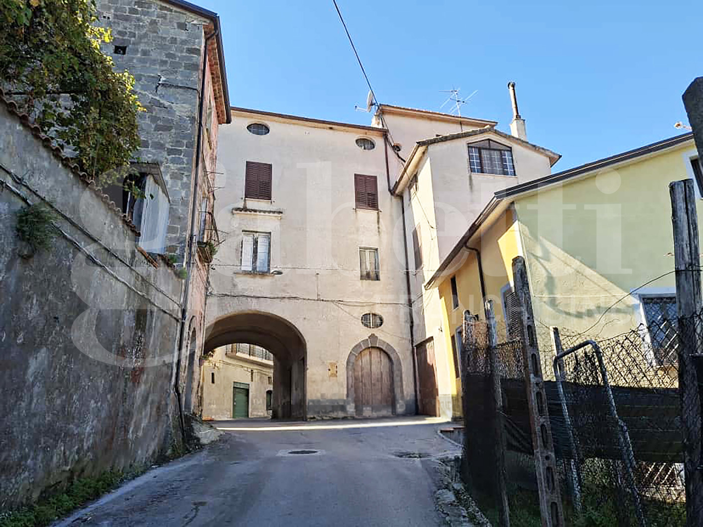Casa indipendente con giardino a Teano