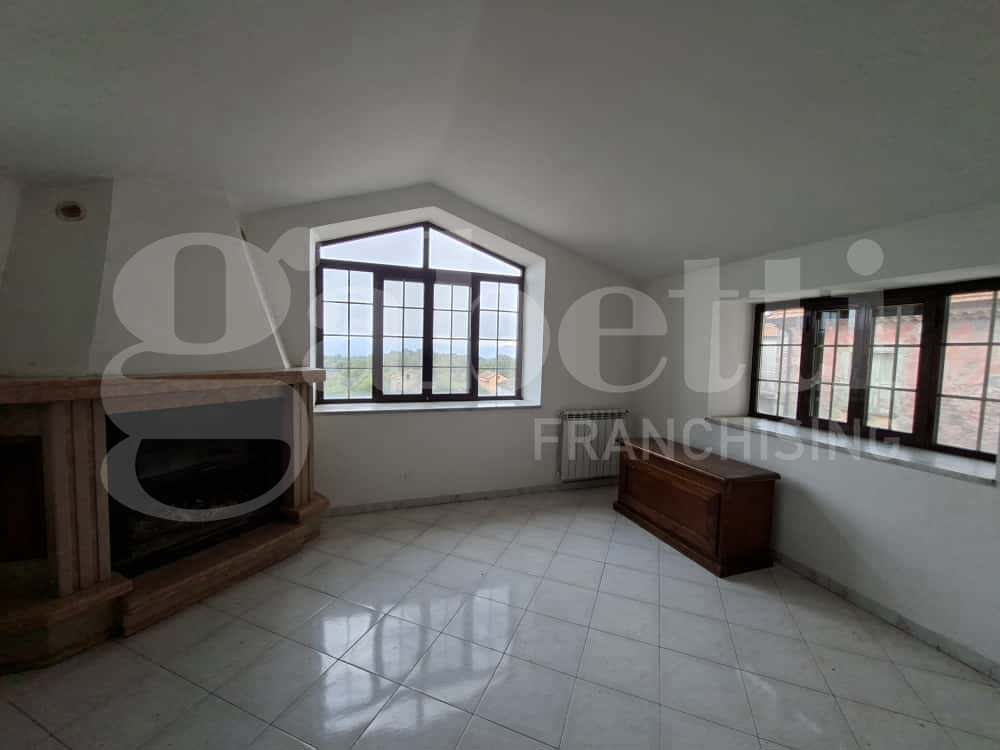 Casa indipendente con giardino a Teano