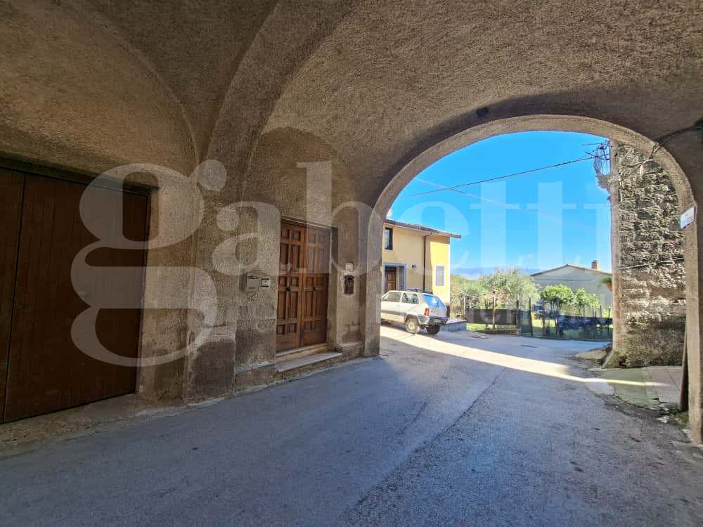 Casa indipendente con giardino a Teano
