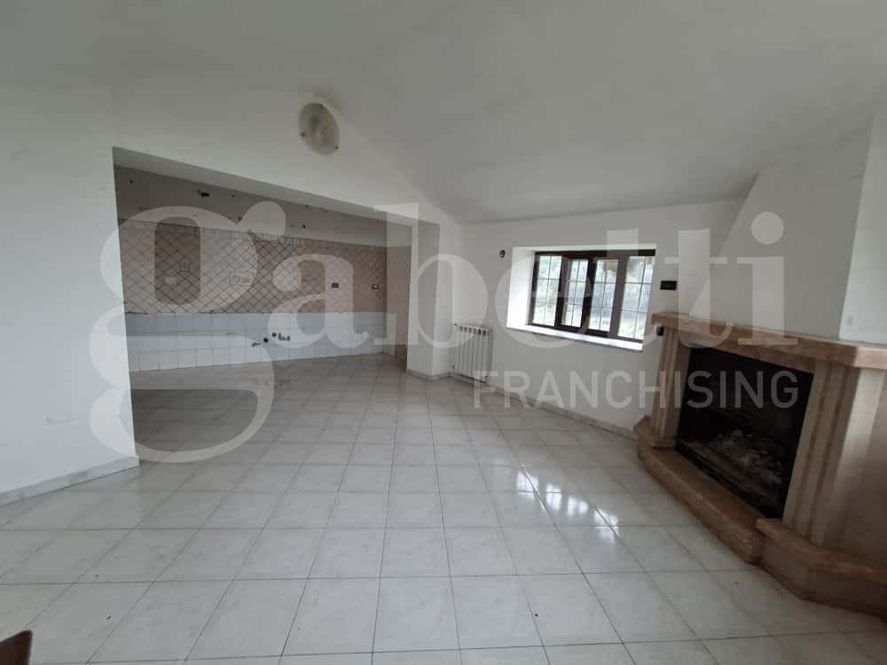 Casa indipendente con giardino a Teano