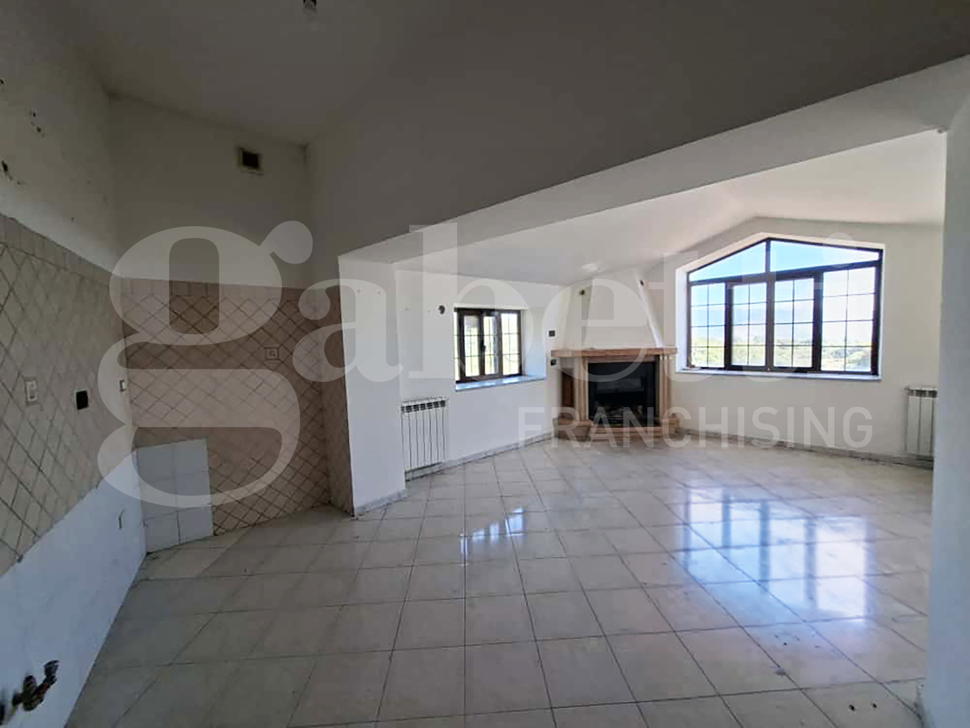 Casa indipendente con giardino a Teano