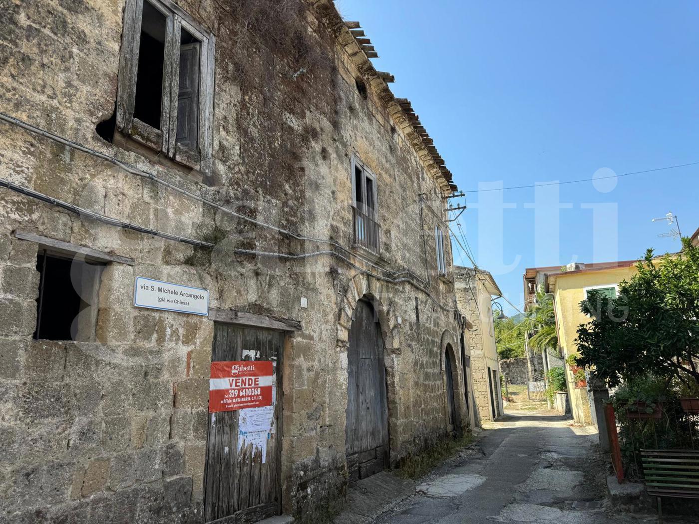 Rustico con giardino a Teano