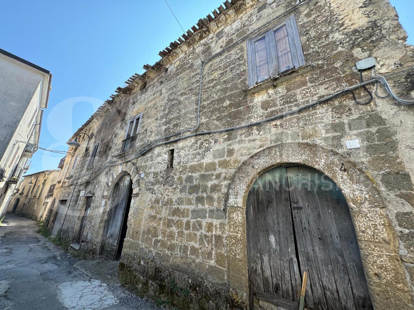 Rustico con giardino a Teano