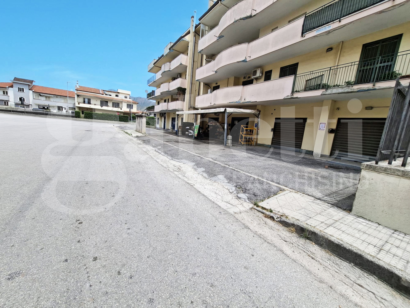 Negozio in vendita a San Prisco