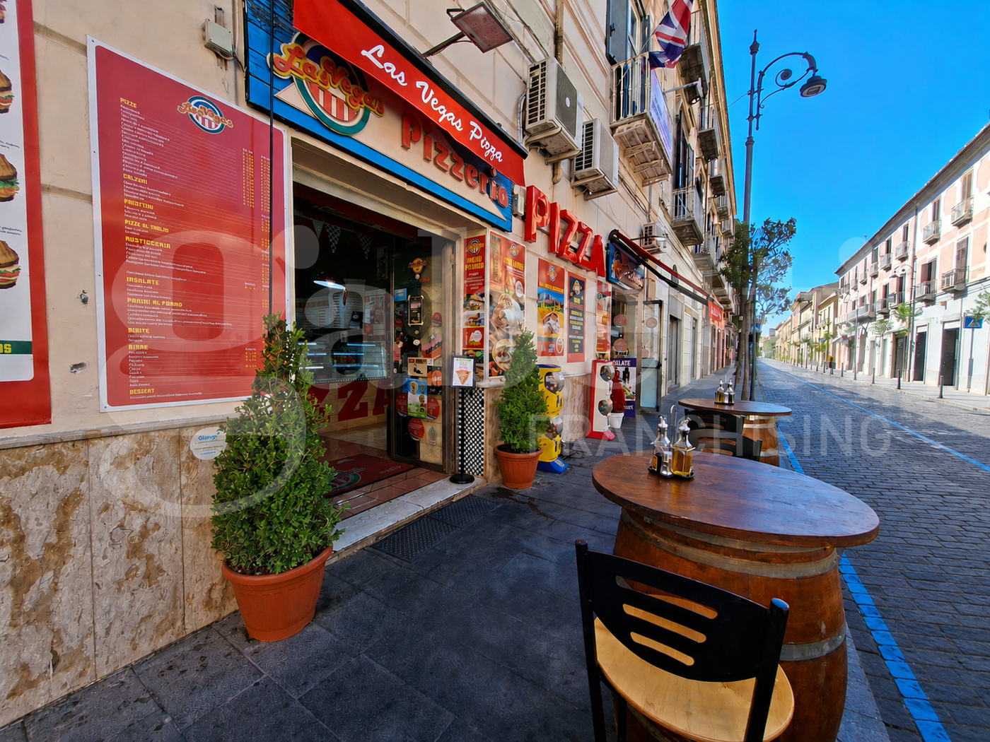 Attivit� commerciale Ristorante e pizzeria in vendita a Santa Maria Capua Vetere
