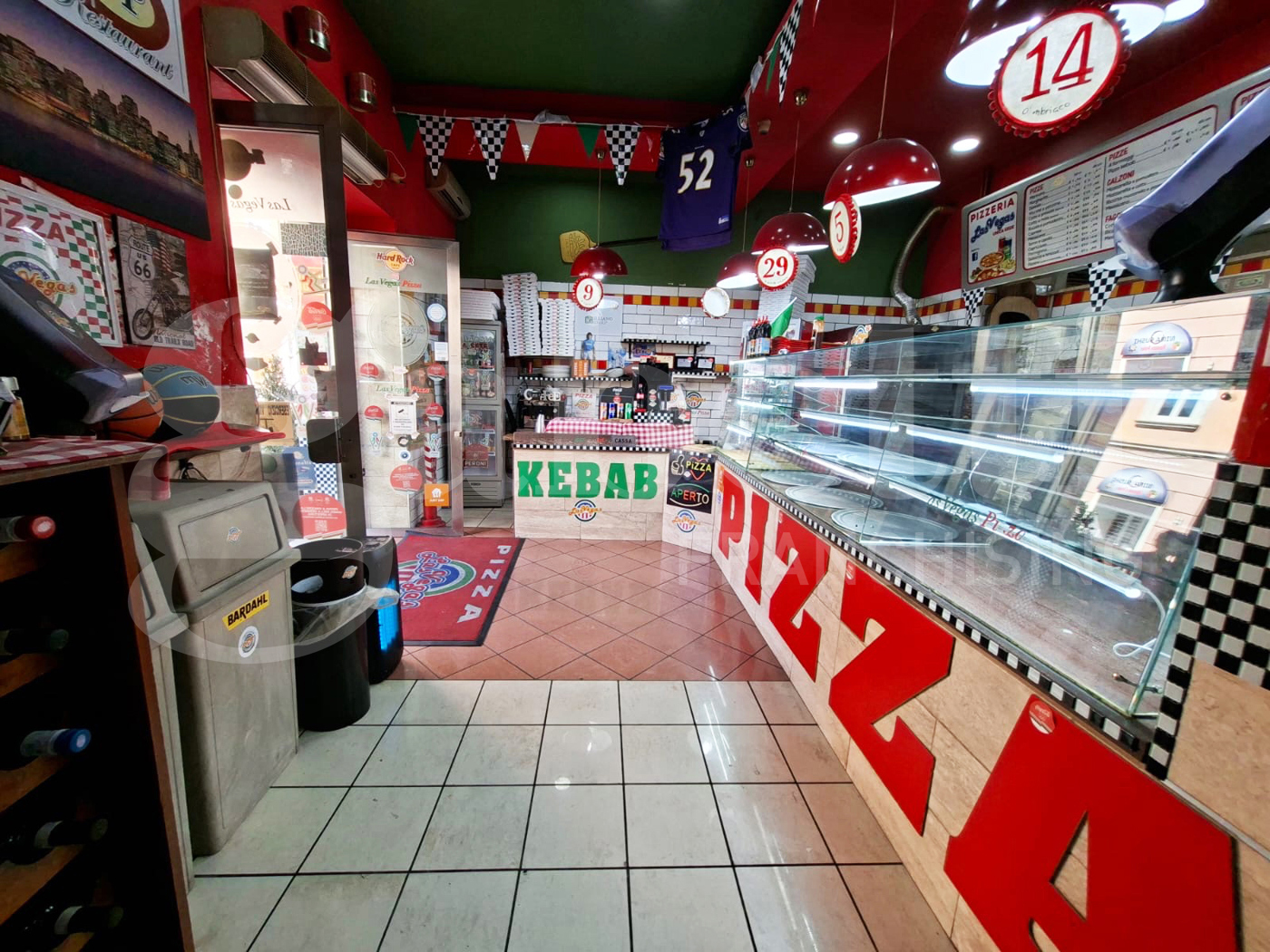 Attivit� commerciale Ristorante e pizzeria in vendita a Santa Maria Capua Vetere