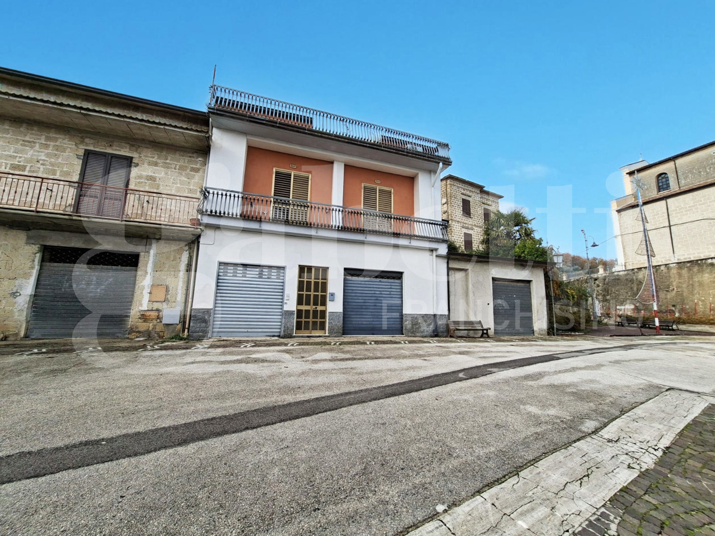 Casa indipendente con giardino a Marzano Appio