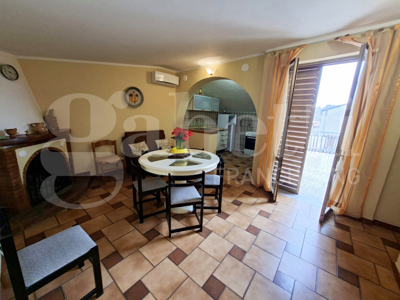 Casa indipendente con giardino a Marzano Appio