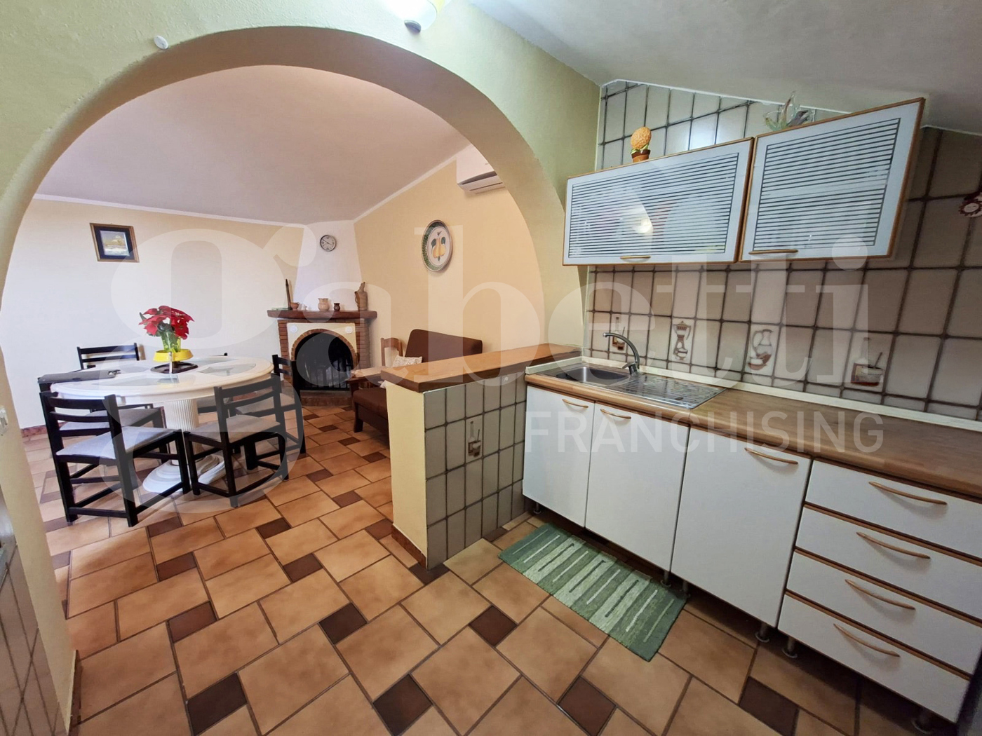 Casa indipendente con giardino a Marzano Appio