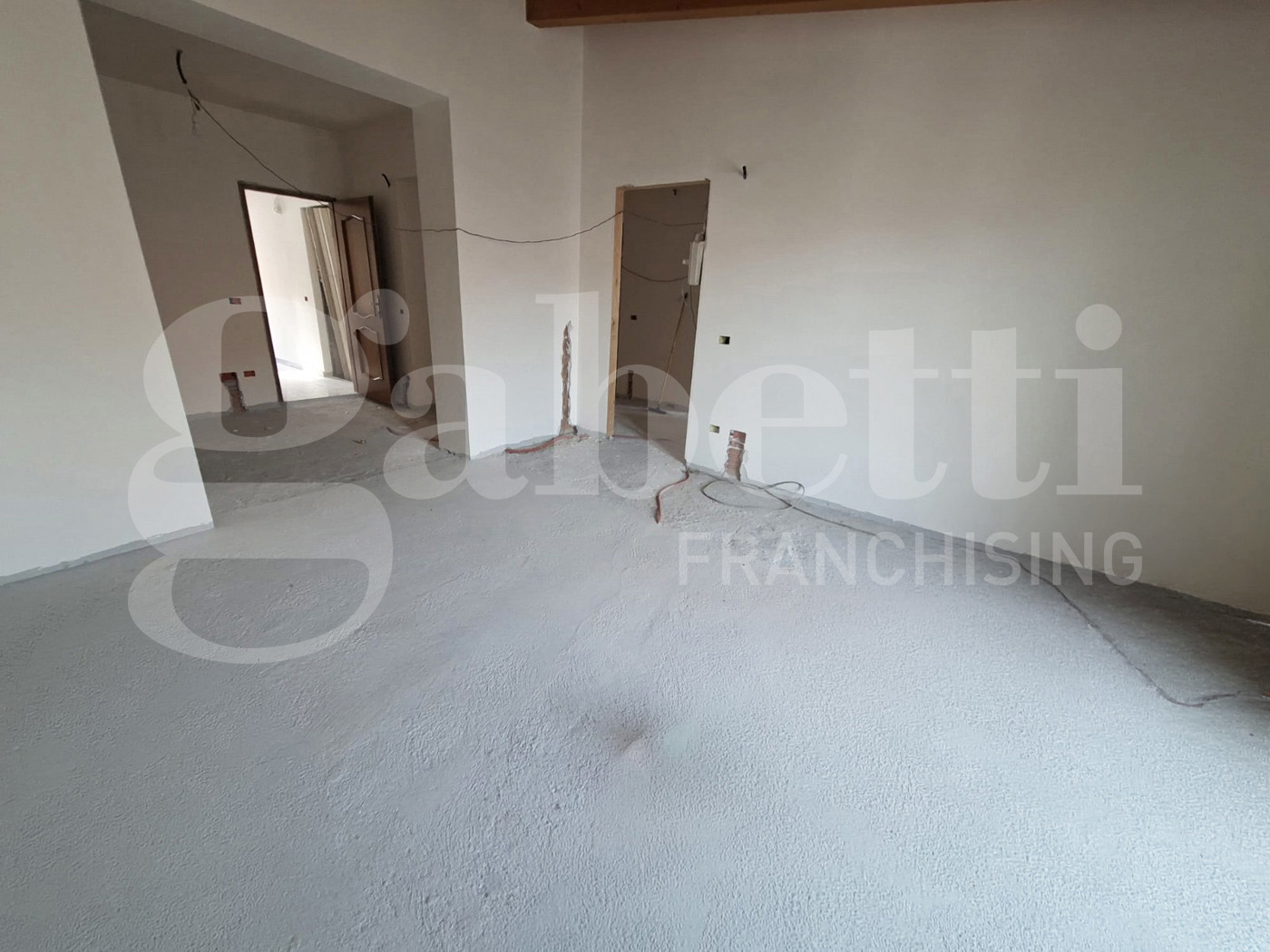 Quadrilocale da ristrutturare a Vairano Patenora
