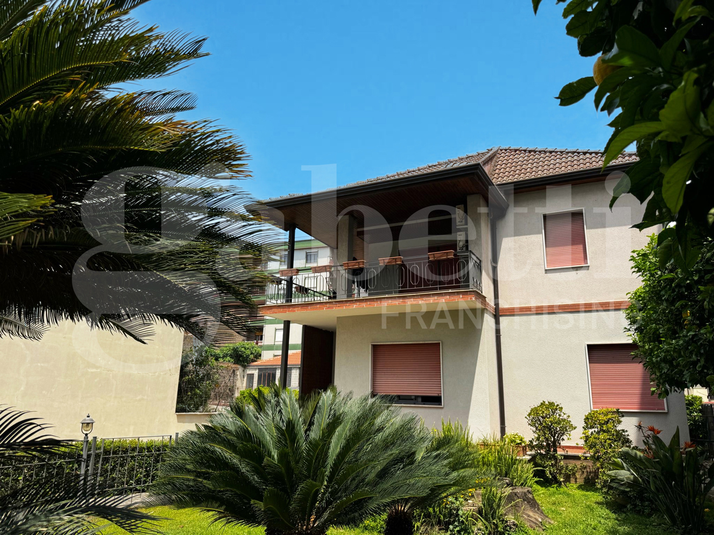 Villa Bifamiliare con giardino a Santa Maria Capua Vetere