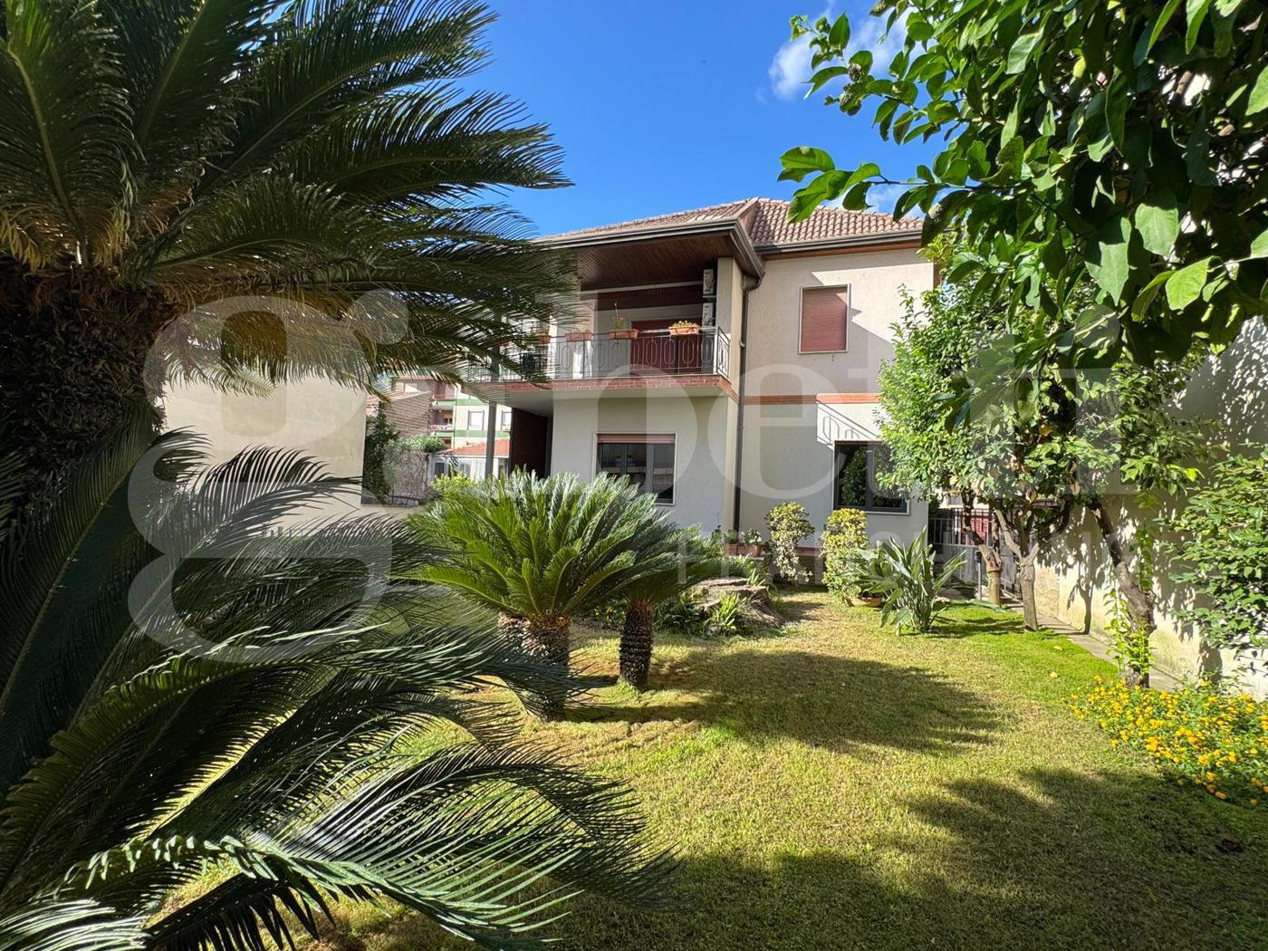 Villa Bifamiliare con giardino a Santa Maria Capua Vetere